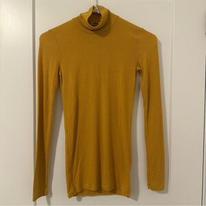 Aritzia Wilfred Only Turtleneck Mustard Yellow Ribbed Top Size XS Women’s